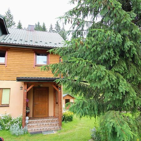 Appartamento Hrystyna Yablunytsya Esterno foto