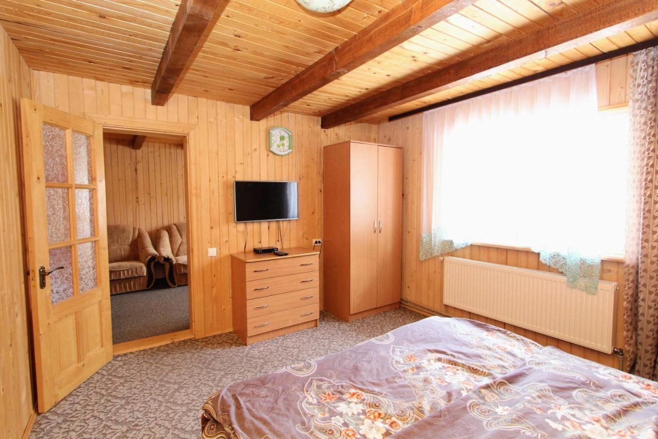 Appartamento Hrystyna Yablunytsya Esterno foto