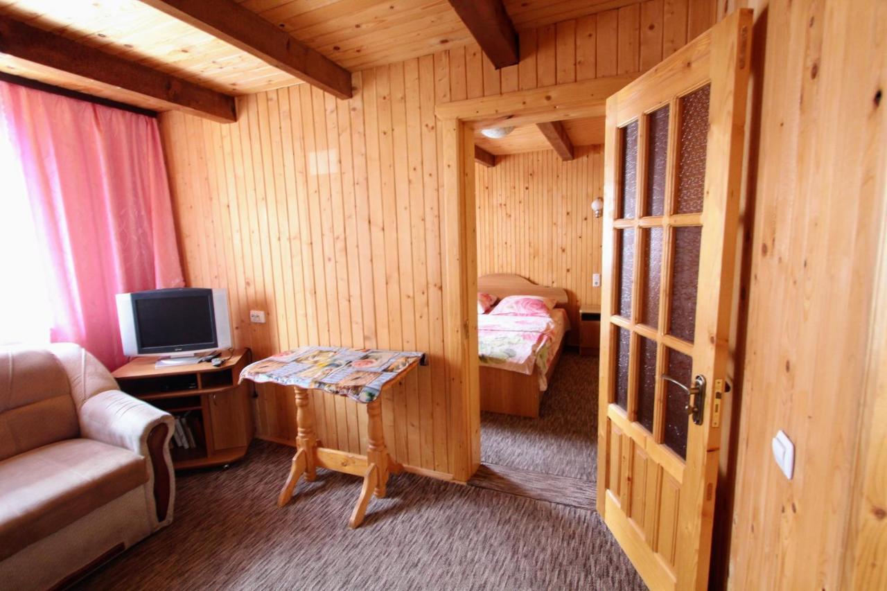 Appartamento Hrystyna Yablunytsya Esterno foto