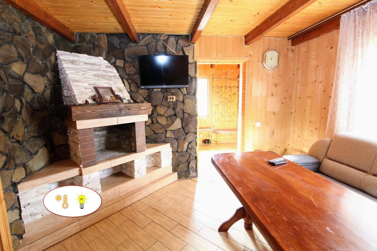 Appartamento Hrystyna Yablunytsya Esterno foto